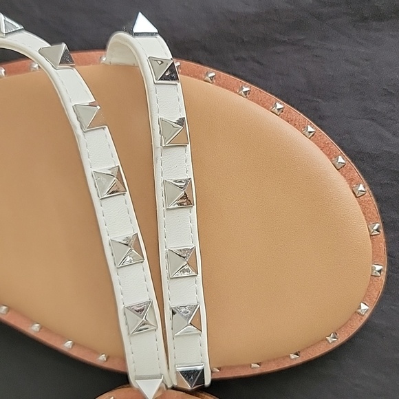 Sandals - Picture 4 of 4